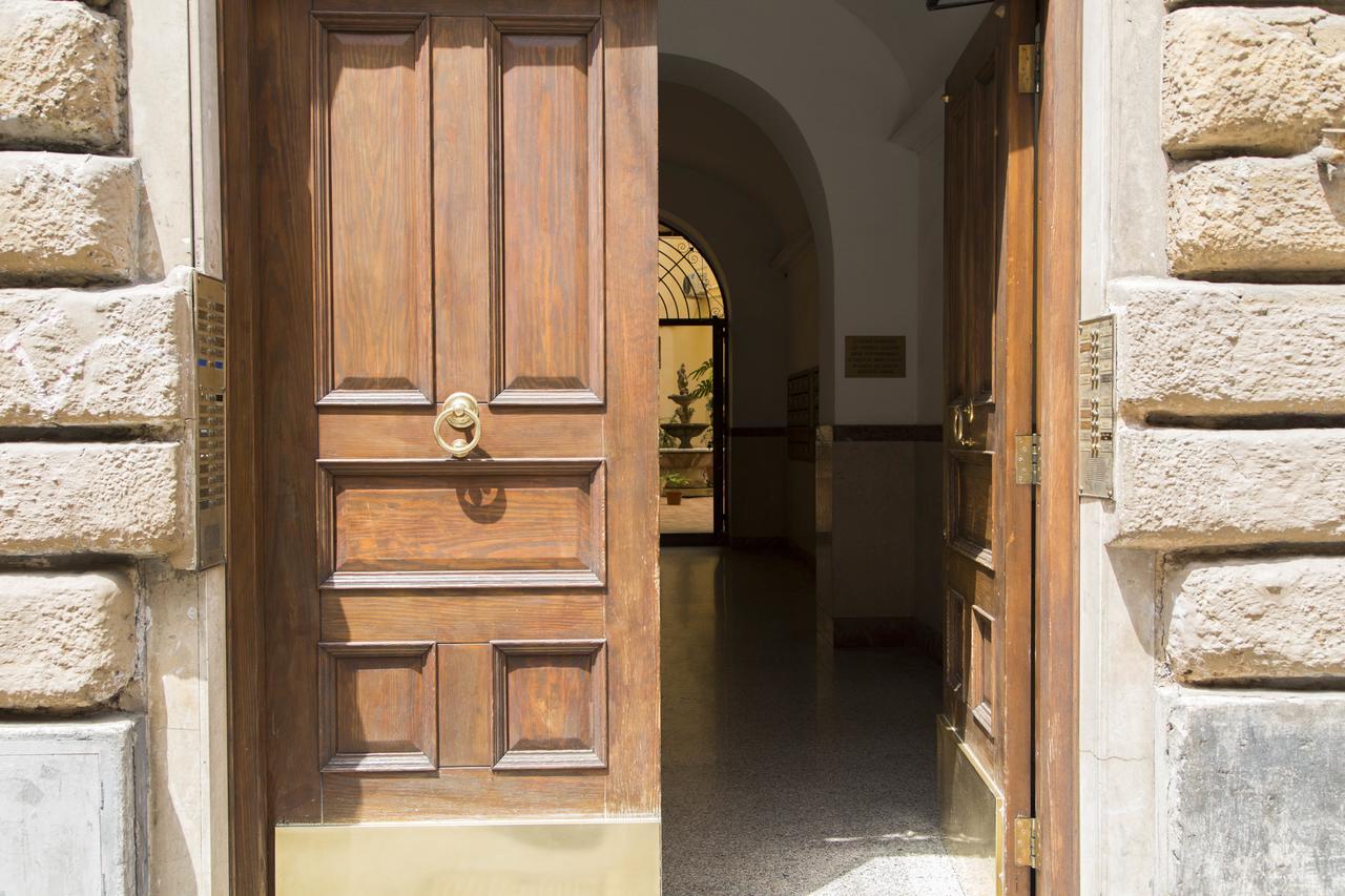 Royal Vatican 로마 외부 사진